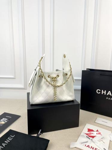شنط شانيل ( ابيض ) Chanel 25 bag