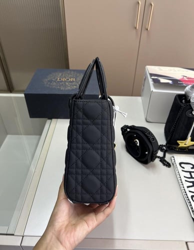 شنط ديور ( اسود مطفي ) Dior bag