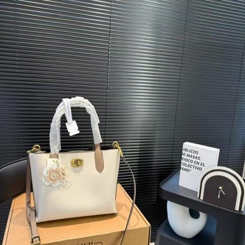 شنط كوتش ( ابيض ) Coach bag