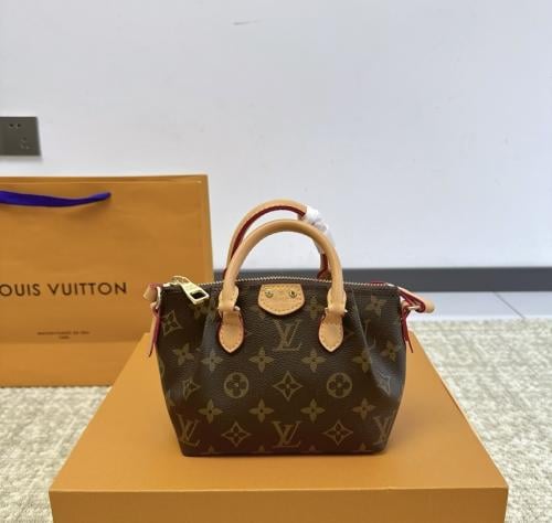 LV bag شنطة لويس فيتون