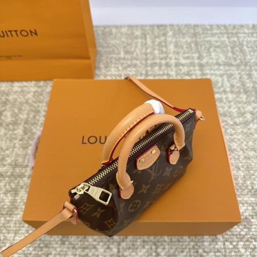 LV bag شنطة لويس فيتون
