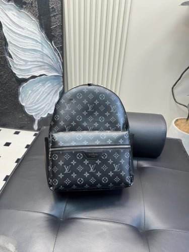 حقيبة الظهر ( اسود ) LV bag