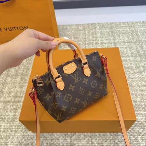 LV bag شنطة لويس فيتون