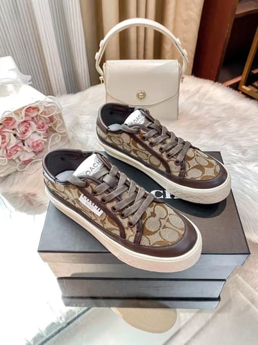 Coach Shoes شوز كوتش بني