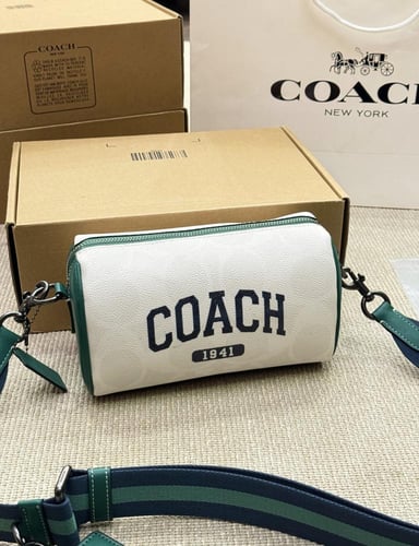 شنطة كوتش Coach