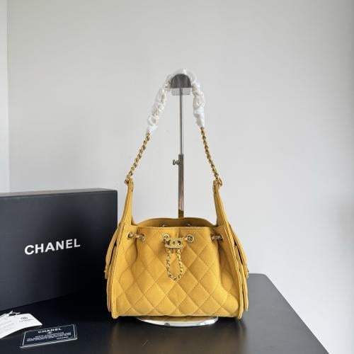 شنط شانيل ( اصفر ) Chanel bag