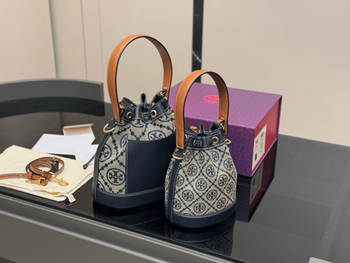 توري بورش (كحلي) Tory Burch