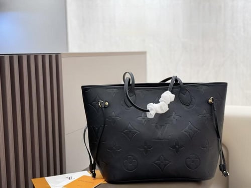 LV bag ( اسود ) شنطة لويس فيتون