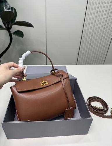 شنط بالنسياغا ( بني جملي ) Balenciaga RODEO bag