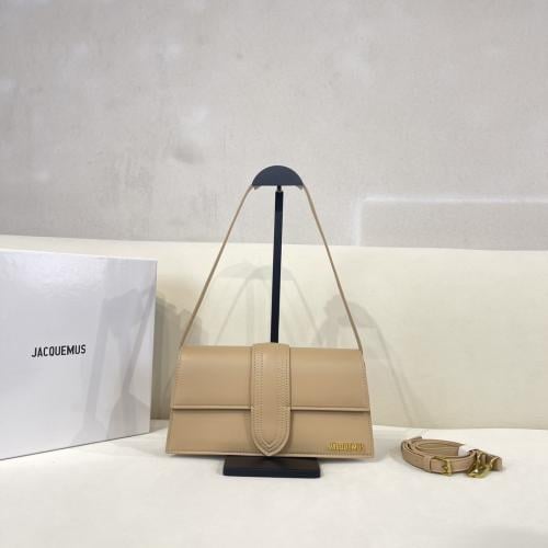 شنط JACQUEMUS بني