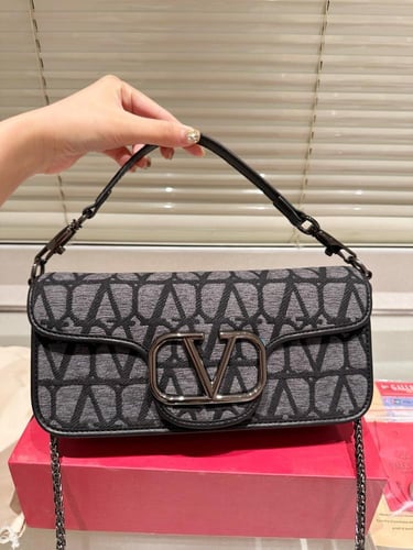 فالنتينو ( اسود ) Valentino loco bags