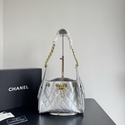 شنط شانيل ( فضي ) Chanel bag