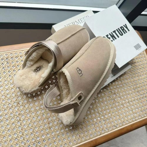 حذاء UGG