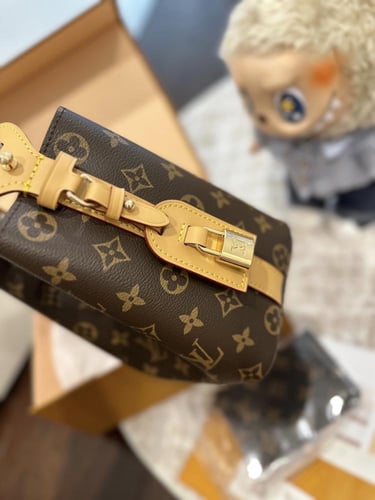 حقيبة LV ALL IN BB bag