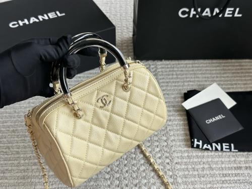 شانيل ( بيبي يلو ) Chanel bag
