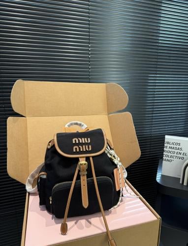 Miu miu Canvas Backpacks حقيبة ظهر ( اسود )
