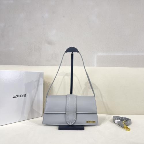 شنط JACQUEMUS رمادي فاتح