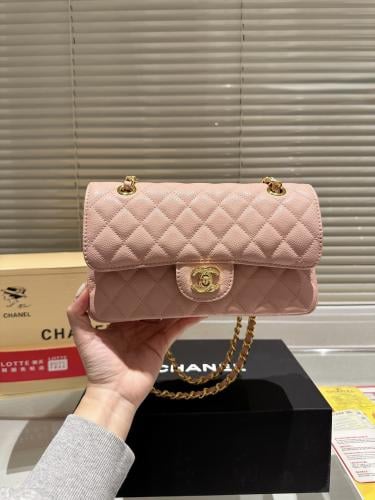شانيل ( وردي) Chanel bag