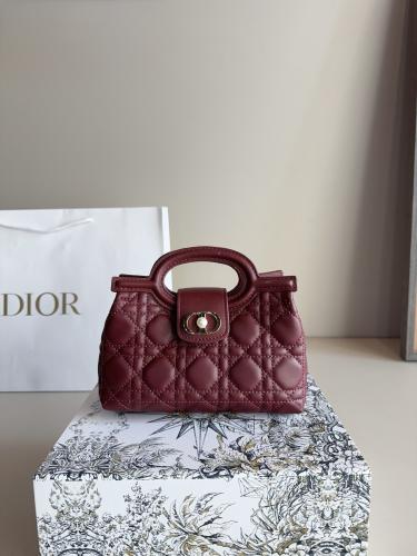 حقيبة ديور ( عودي ) Dior Montiaingne bag