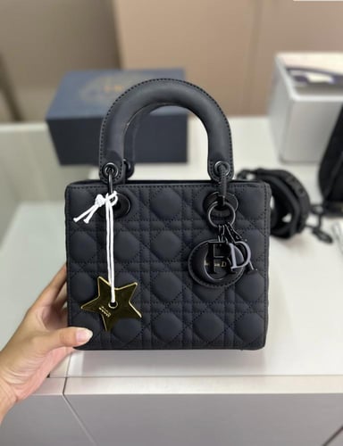 شنط ديور ( اسود مطفي ) Dior bag