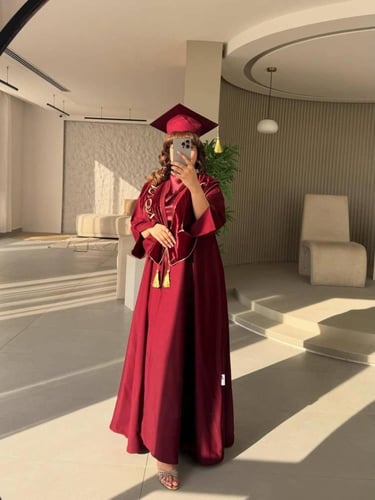 عبايه تخرج 2026 حسب الطلب