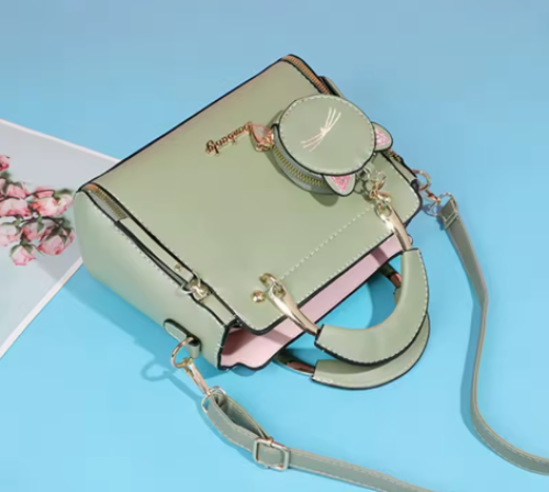 حقيبة يد نسائية