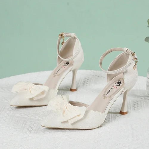 صندل نسائي بكعب نحيف