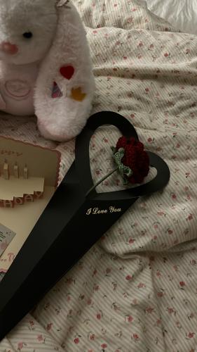 وردة لون احمر