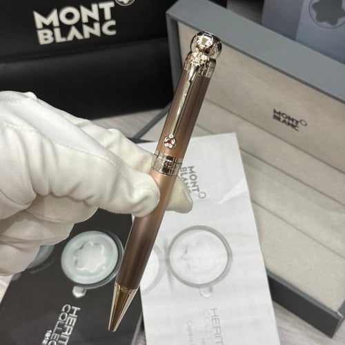 أقلام ماركة مونت بلانك