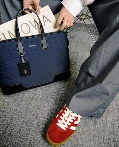 حقيبة أعمال ماركة ( ريموا )