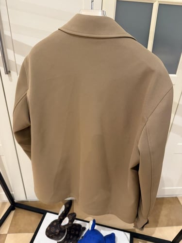 جاكيت برادا