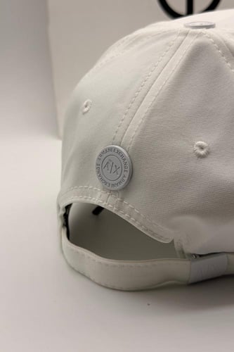 كاب أرماني إكسشينج