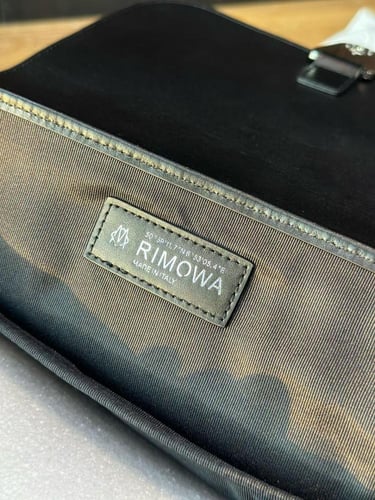 حقيبة ظهر ماركة ( ريموا )