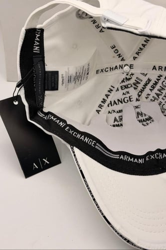 كاب أرماني إكسشينج