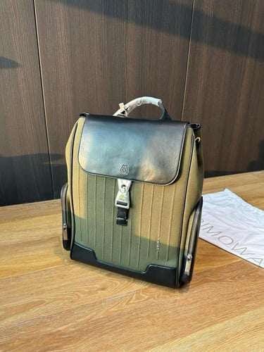 حقيبة ظهر ماركة ( ريموا )