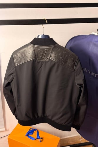 جاكيت لويس فيتون