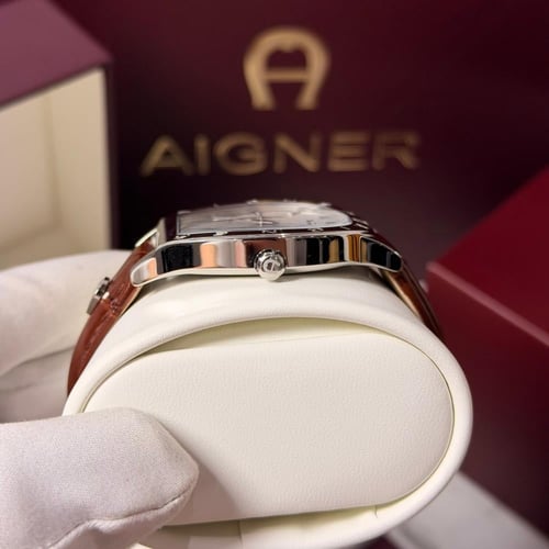 ساعات أقنر ( تافيانو ) جلد