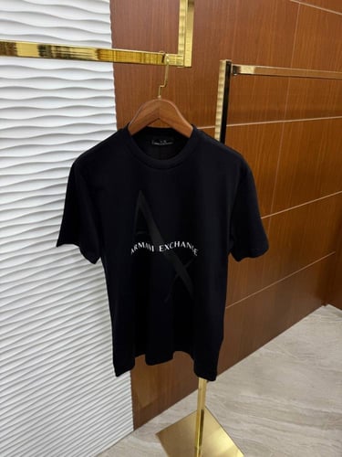 تيشيرت أرماني إكسشينج
