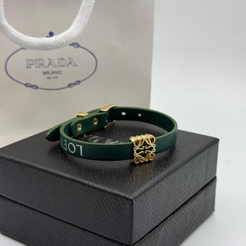 أساور جلد لوي