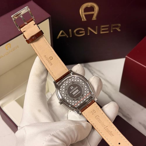 ساعات أقنر ( تافيانو ) جلد