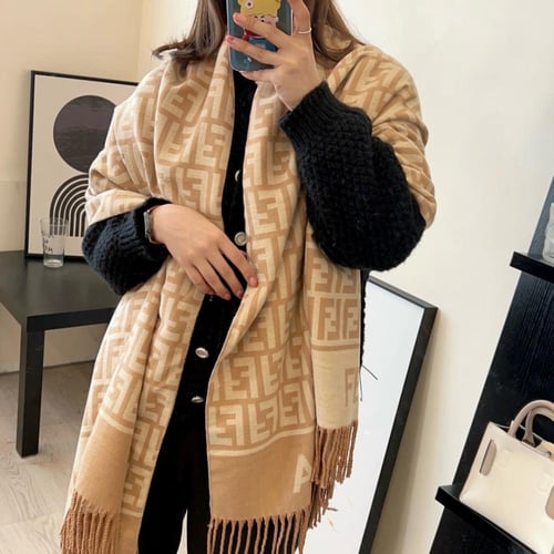 سكارف - فندي