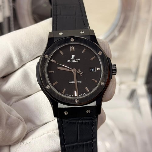 هوبلت كلاسيك فيوجن ( سويسري )