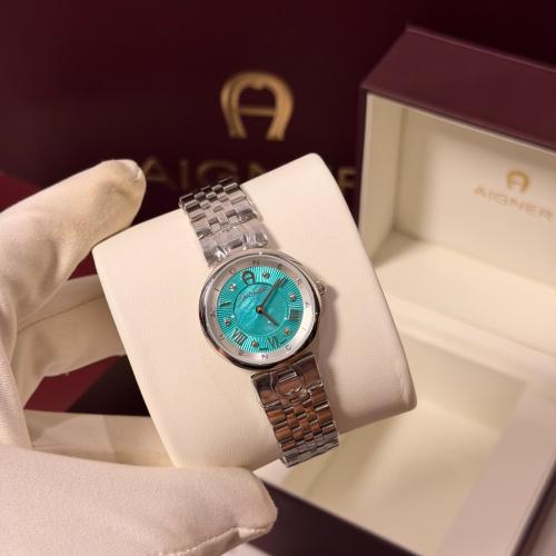 ساعة أقنر نسائي