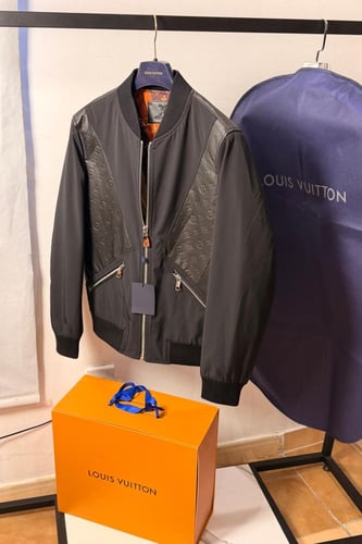 جاكيت لويس فيتون
