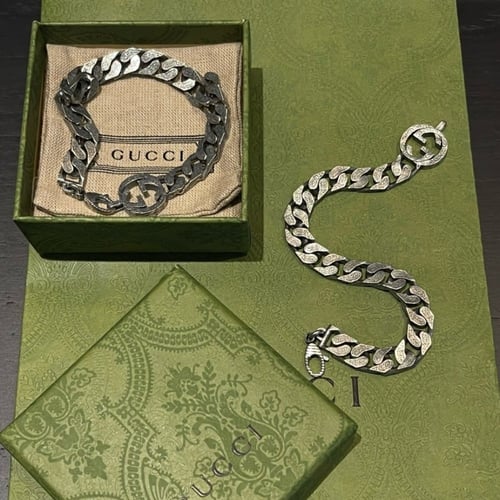 أساور ماركة قوتشي