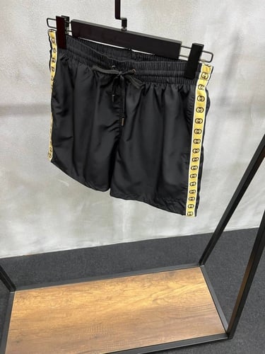 شورت ماركة قوتشي