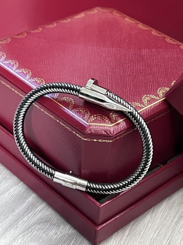 أساور ماركة كارتير