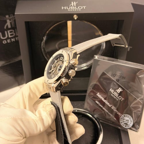 هوبلت يونيكي إسينشيال