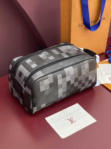 حقيبة يد لويس فيتون ( DOP KIT )