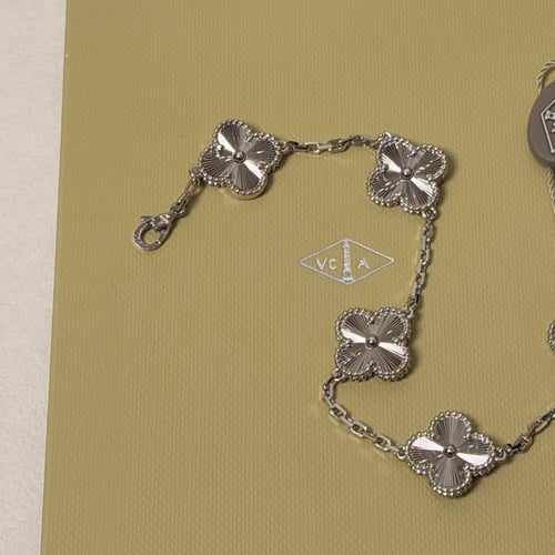 إسوارة ( فان كليف )